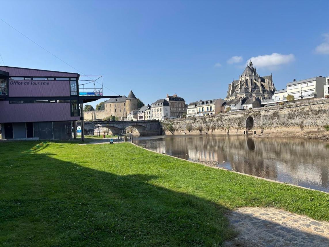 Chambre D Hotes Chez Josiane Bed & Breakfast Mayenne Exterior photo